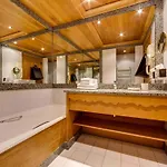 Spacieux Aux Pieds Des Pistes Avec Parking Couvert - Fr-1-862-18 Val-dʼIsère